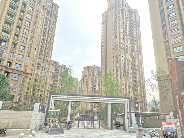 貴州畢節(jié)國春天<a href=http://www.endaguoji.com/ target=_blank class=infotextkey>陽臺欄桿</a>護窗百葉項目