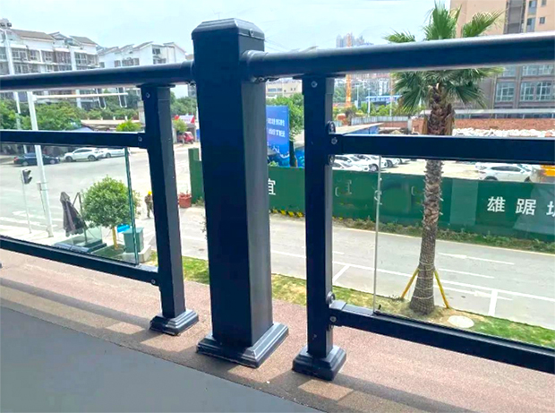四川江油天賦樂宜鋅鋼欄桿項(xiàng)目