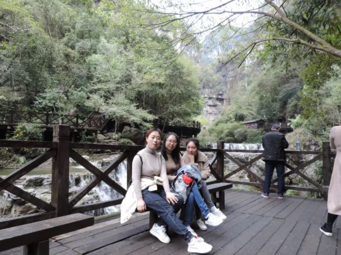 華禹護(hù)欄銷(xiāo)售精英宜昌山峽大瀑布之旅