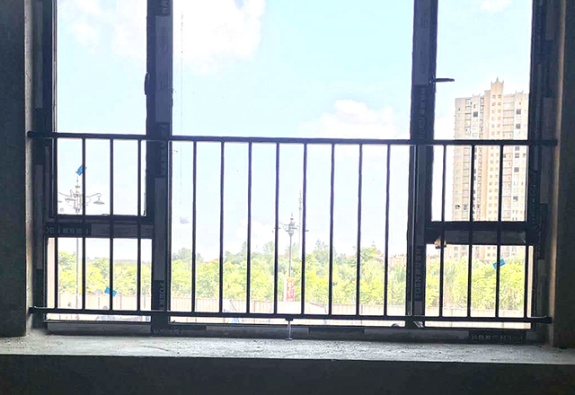 湖北隨州廣水碧桂園陽(yáng)臺(tái)欄桿護(hù)窗工程