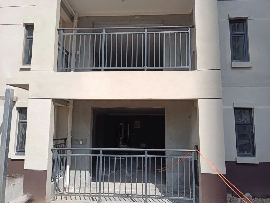 河南南陽唐河秦晉花苑連廊欄陽臺護欄百葉窗項目