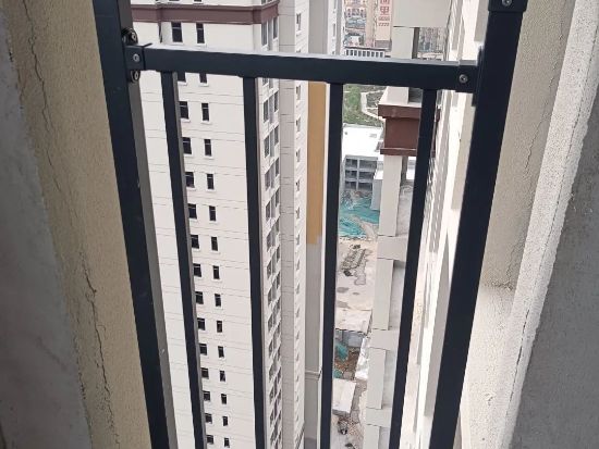 河南南陽唐河秦晉花苑連廊欄陽臺護欄百葉窗項目