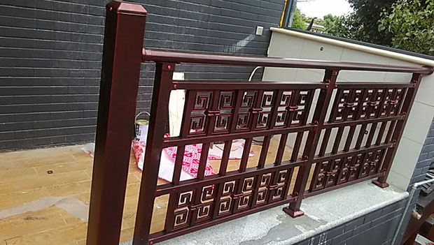 鋁合金陽(yáng)臺(tái)護(hù)欄結(jié)實(shí)好用嗎