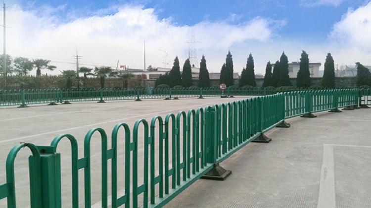 創(chuàng)建文明城市，我們還在路上