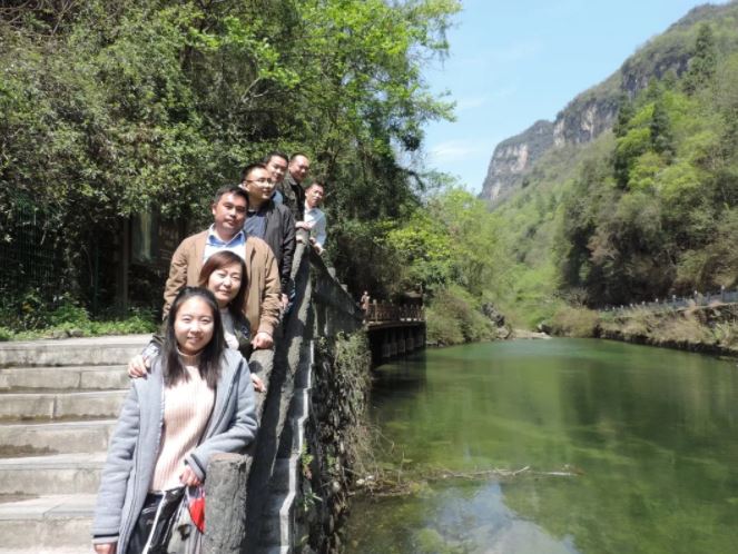 華禹護(hù)欄銷(xiāo)售精英宜昌山峽大瀑布之旅
