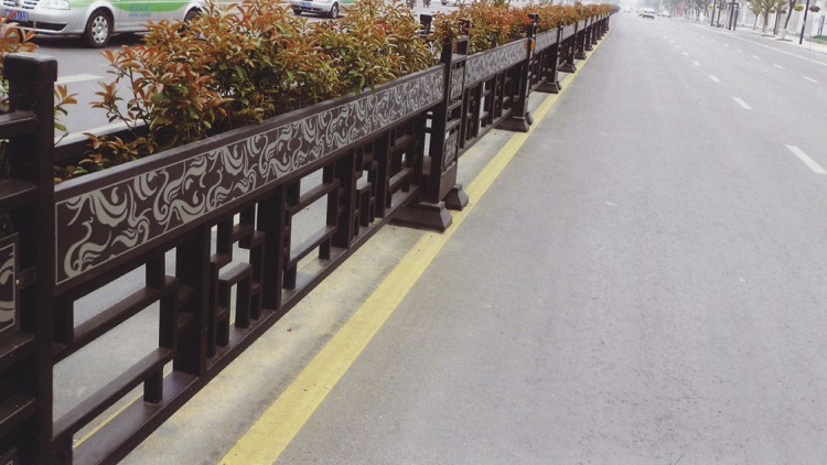 特色道路護(hù)欄，打造美風(fēng)景線