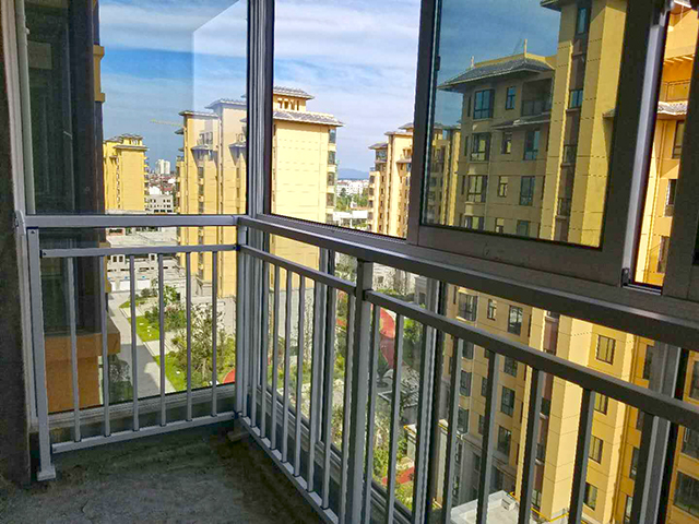 【陜西案例】漢中漢山公館<a href=http://www.endaguoji.com target=_blank class=infotextkey>陽臺護欄</a>項目