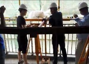 華禹護(hù)欄丨現(xiàn)場(chǎng)檢測(cè)產(chǎn)品抗推力，好產(chǎn)品經(jīng)得起考驗(yàn)！